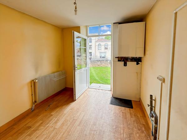 Maison en pierre de village ..