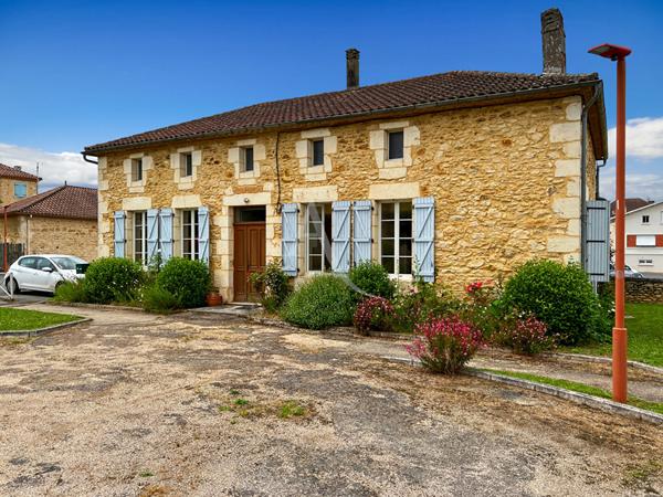 Maison en pierre de village ..