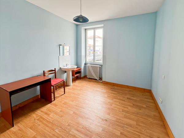 Maison en pierre de village ..