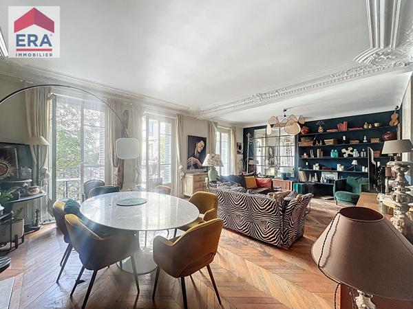 A VENDRE  PARIS 9e - 4/5 PIECES 115m² + BALCON