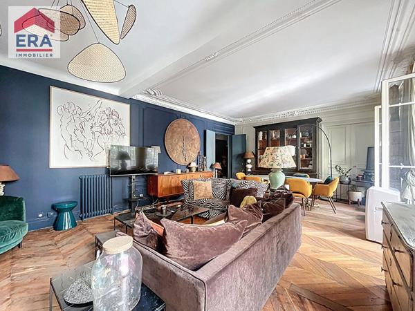 A VENDRE  PARIS 9e - 4/5 PIECES 115m² + BALCON