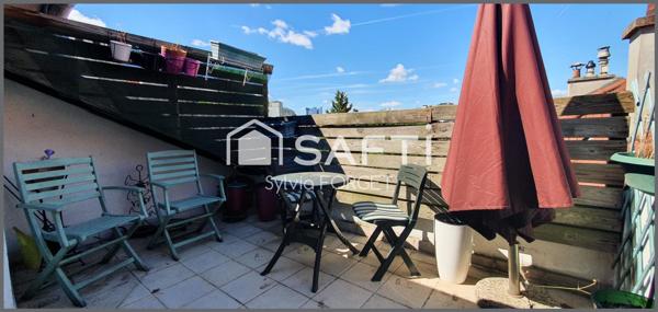 DUPLEX DANS SECTEUR RECHERCHE