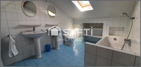 DUPLEX DANS SECTEUR RECHERCHE