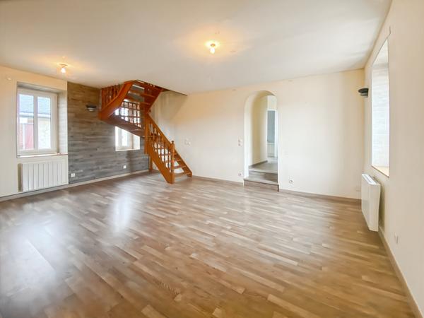 Maison de ville en plein coeur du charmant village de Chaussy !