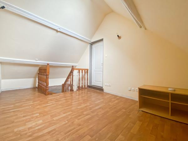 Maison de ville en plein coeur du charmant village de Chaussy !