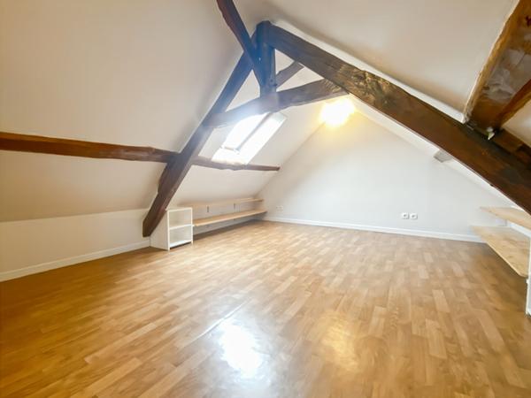 Maison de ville en plein coeur du charmant village de Chaussy !