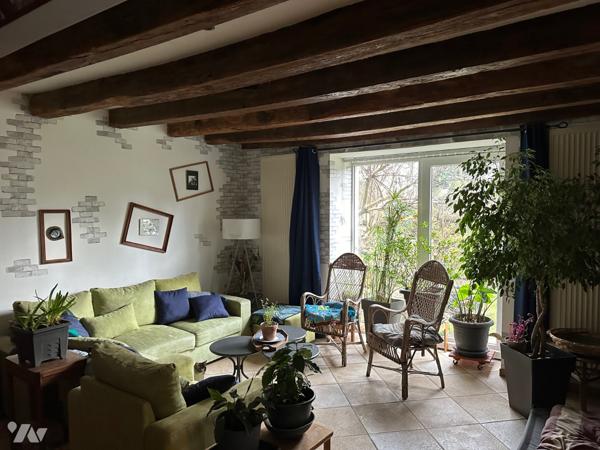 L'étude de Maître Caroline LAMBERT, vous propose cette jolie maison située sur la commune de VENERE