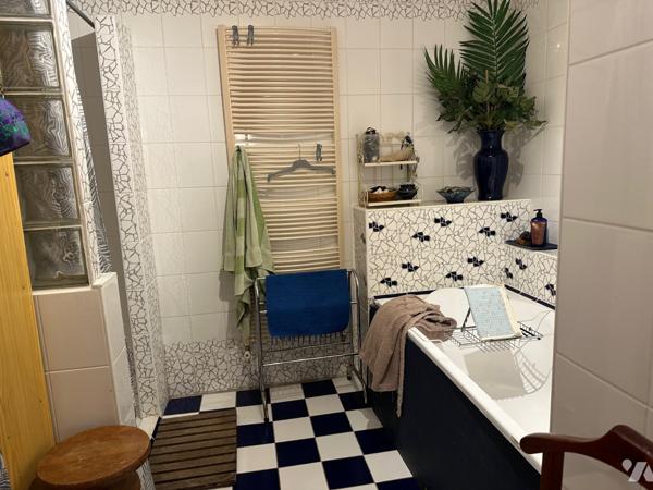 L'étude de Maître Caroline LAMBERT, vous propose cette jolie maison située sur la commune de VENERE