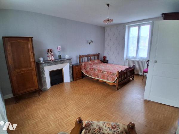 MAISON DE CARACTERE 79 m² - 2 CHAMBRES sur 2335 m² de terrain