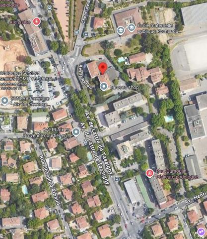 T4 2 chambres, Le renoir, 10mn du centre, parking.