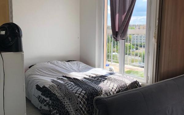 Appartement à vendre    1 pièce • 37,99 m2 Maurepas