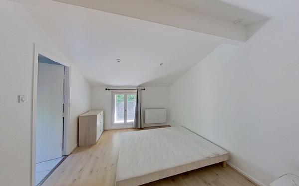 Appartement à louer    1 pièce • 31,41 m2 Champagne-au-Mont-d'Or
