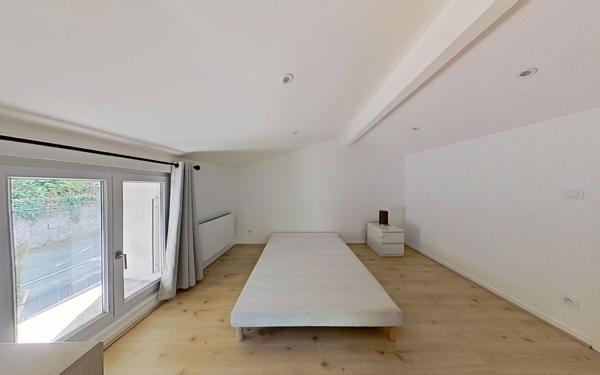 Appartement à louer    1 pièce • 31,41 m2 Champagne-au-Mont-d'Or