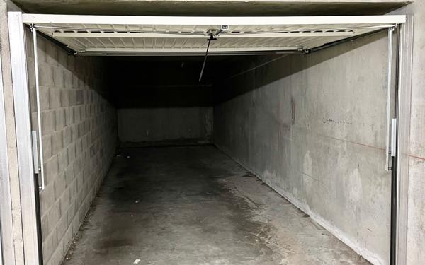 Stationnement à vendre    25 m2 Villeurbanne