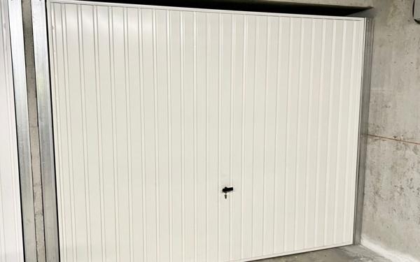 Stationnement à vendre    25 m2 Villeurbanne