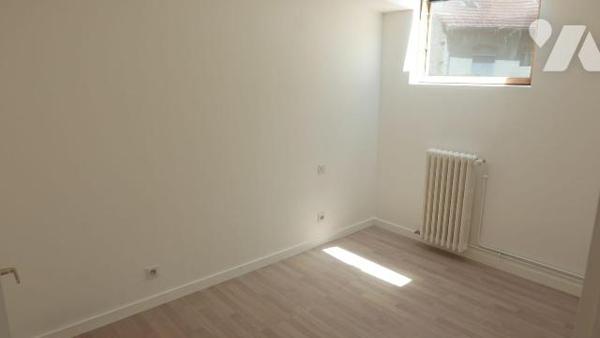 4 APPARTEMENTS RENOVES IDEAL INVESTISSEUR

A vendre à RETHEL (08300), en plein Centre-Ville, ...