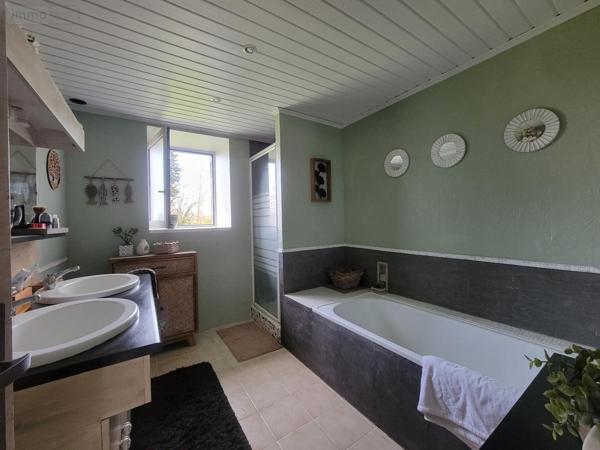 Maison à vendre à Plouray dans le Morbihan (56770), ref : 56071-2631