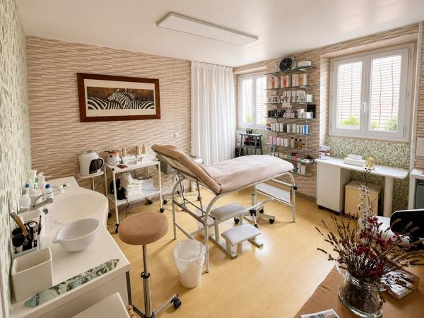 Vente                                                      Appartement
                        
                     5 pièces                                         à Moissy-Cramayel