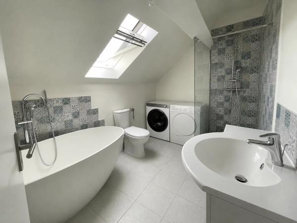 Vente                                                      Appartement
                        
                     5 pièces                                         à Moissy-Cramayel