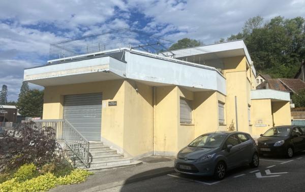 Vente Immeuble appart T4 + 4 gges + ancienne poste Le pont-de-beauvoisin   