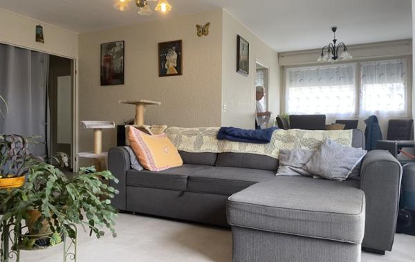 Vente Immeuble appart T4 + 4 gges + ancienne poste Le pont-de-beauvoisin   