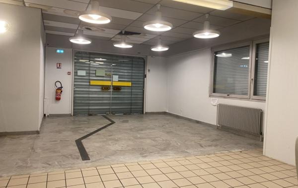 Vente Immeuble appart T4 + 4 gges + ancienne poste Le pont-de-beauvoisin   