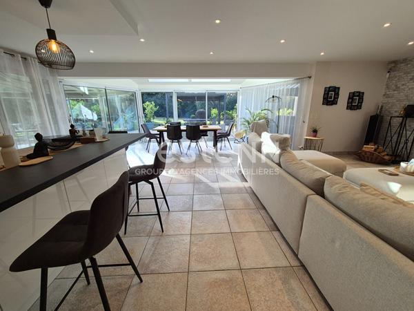 Maison à vendre bourg de Sulniac, 262 m² avec un parc de plus de 4700 m²