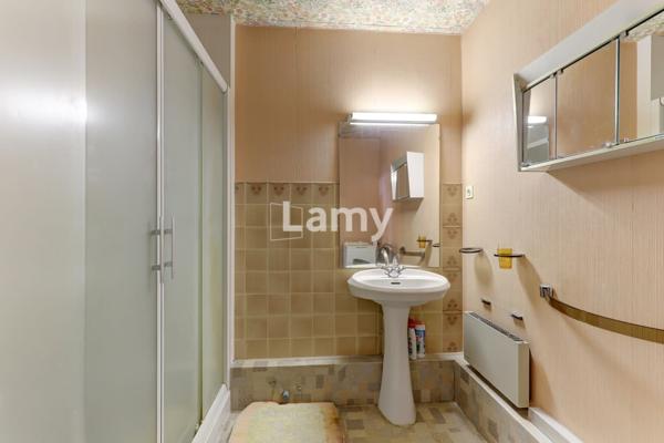 Limite clermont / chamalières, t5 avec 3 chambres + 2 bains