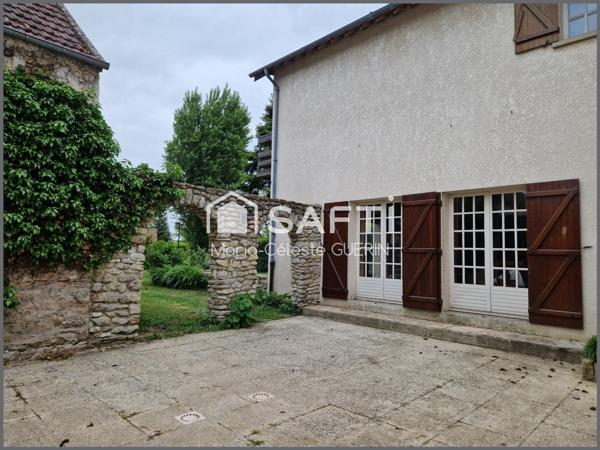 Authenticité et potentiel, une maison à réinventer dans un cadre idéal !