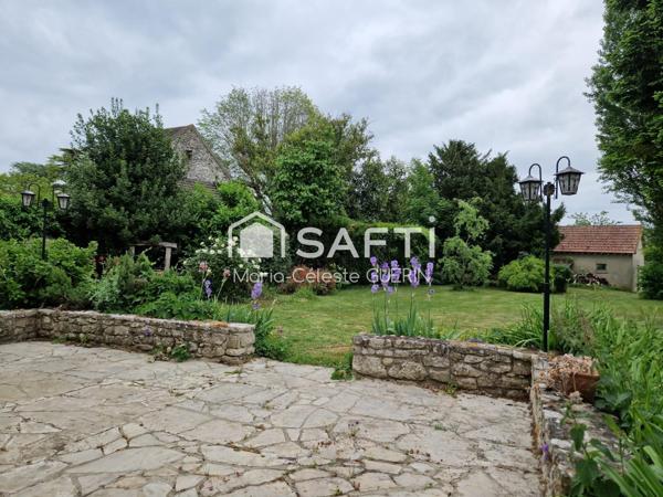 Authenticité et potentiel, une maison à réinventer dans un cadre idéal !