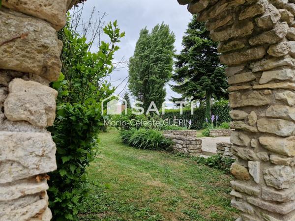 Authenticité et potentiel, une maison à réinventer dans un cadre idéal !