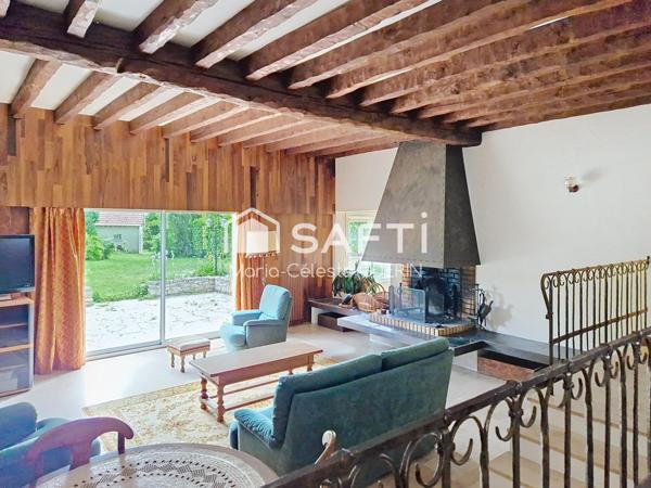 Authenticité et potentiel, une maison à réinventer dans un cadre idéal !