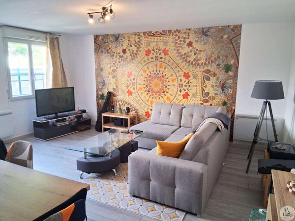Appartement 2 chambres au calme commerces a pied.