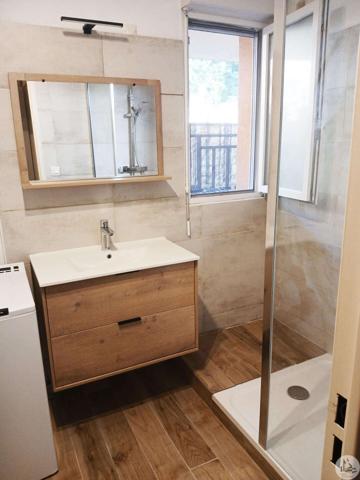 Appartement 2 chambres au calme commerces a pied.