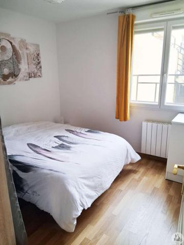 Appartement 2 chambres au calme commerces a pied.