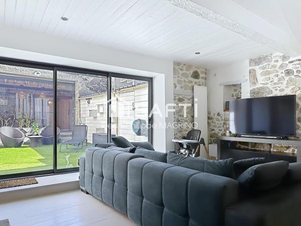 Maison en pierre rénovée 110 m² – 3 chambres – Suite parentale – Terrasse – Parking