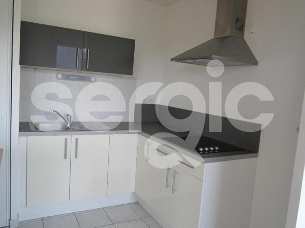 Location 2 Pieces 49 80000 Amiens 25 1004 01 0069