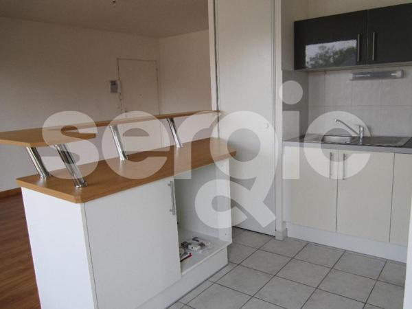 Location 2 Pieces 49 80000 Amiens 25 1004 01 0069