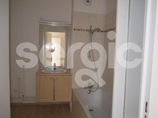 Location 2 Pieces 49 80000 Amiens 25 1004 01 0069