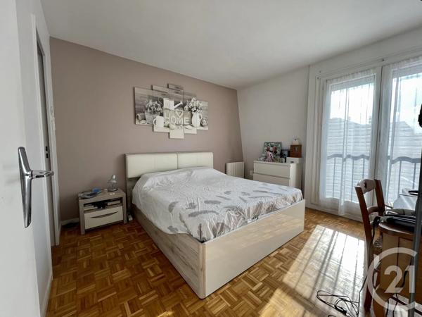 Maison à vendre  7 pièces - 117,60 m 2   VILLEPARISIS  - 77