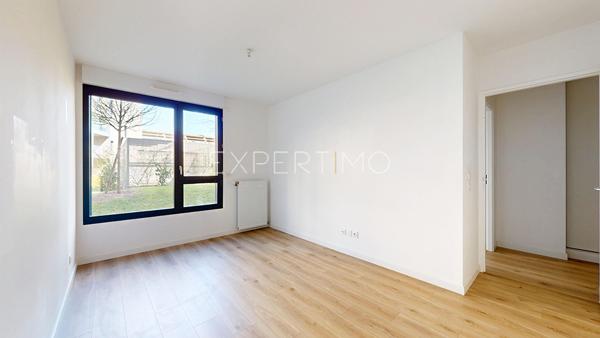 T3 au calme, Terrasse, Parking, proche transports et commodités