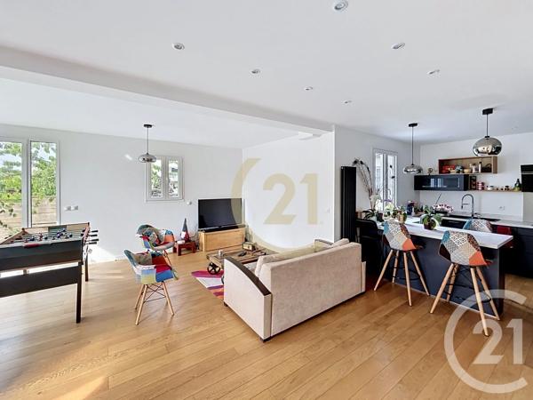 Appartement F5 à vendre  5 pièces - 104,81 m 2   ST GERMAIN EN LAYE  - 78