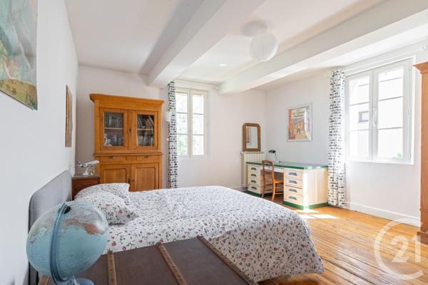 Maison à vendre  9 pièces - 215 m2 MONTANS - 81