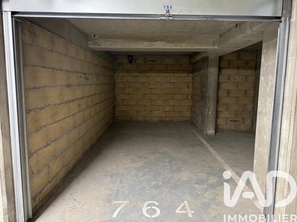 Parking à vendre 30 m² Paris 19