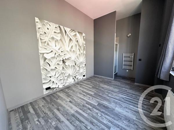 Appartement T8 à vendre  8 pièces - 255 m 2   CHATEAUROUX  - 36