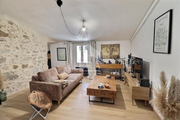 A LOUER Appartement Entraigues Sur La Sorgue 3 pièce(s) 69 m²