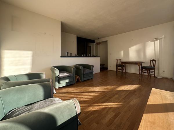 Nanterre (92000) Appartement traversant de 4 pièces sur 85,40 m² Carrez avec balcon et box fermé en sous-sol pour 365 000 € HAI