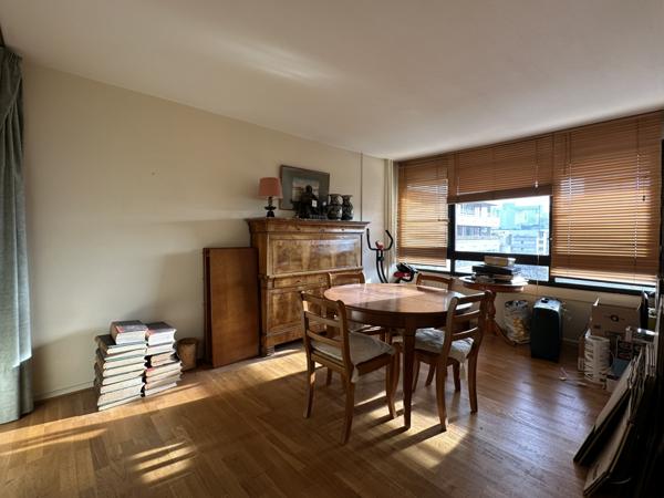 Nanterre (92000) Appartement traversant de 4 pièces sur 85,40 m² Carrez avec balcon et box fermé en sous-sol pour 365 000 € HAI