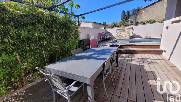 Maison à vendre 9 pièces 221 m² L'Isle-sur-la-Sorgue