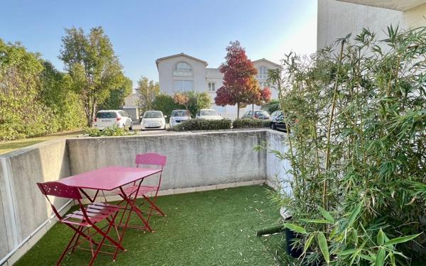 Appartement à louer    1 pièce • 22,82 m2 Marignane